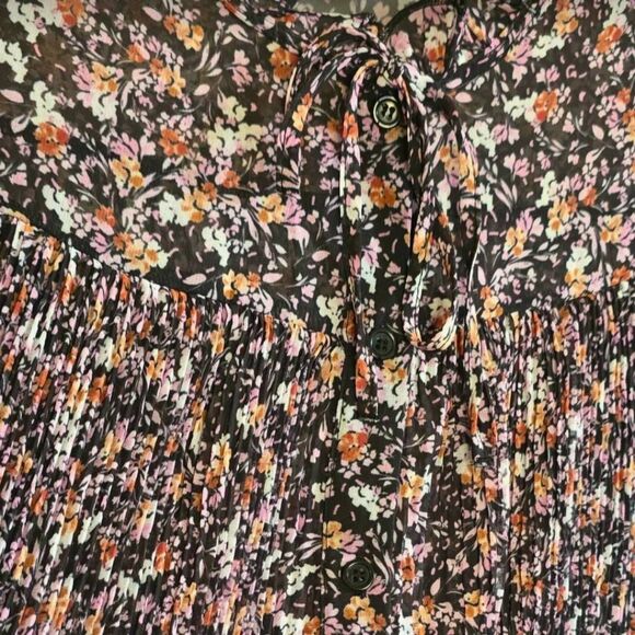 Topshop Blouse Women's Size 2 Black Floral Sheer Pleated Boho Long Sleeve Button - Picture 10 of 12